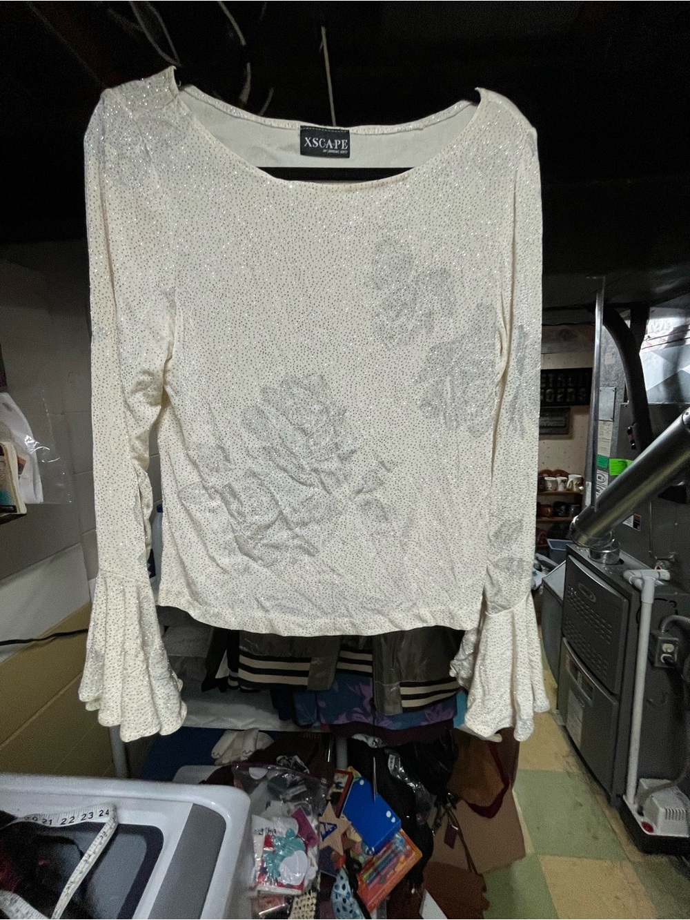 Xscape Women's Ivory Sparkle Long-Sleeve Top Size Large EUC
